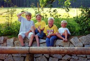 Kinder_2002_klein